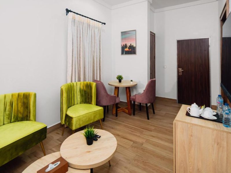 Deluxe King Suite