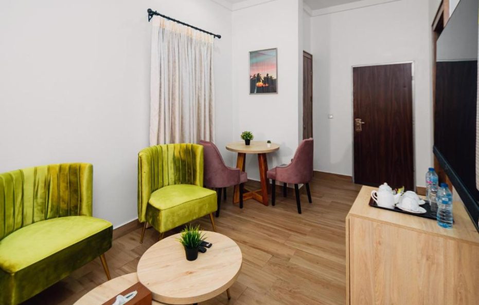Deluxe King Suite