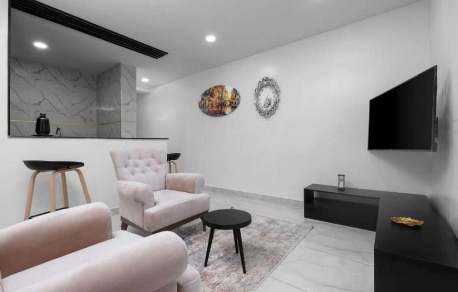 BKT Cribs