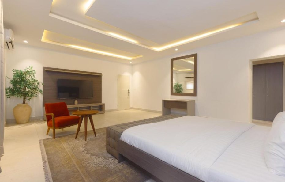 D’Crown Place, Idu