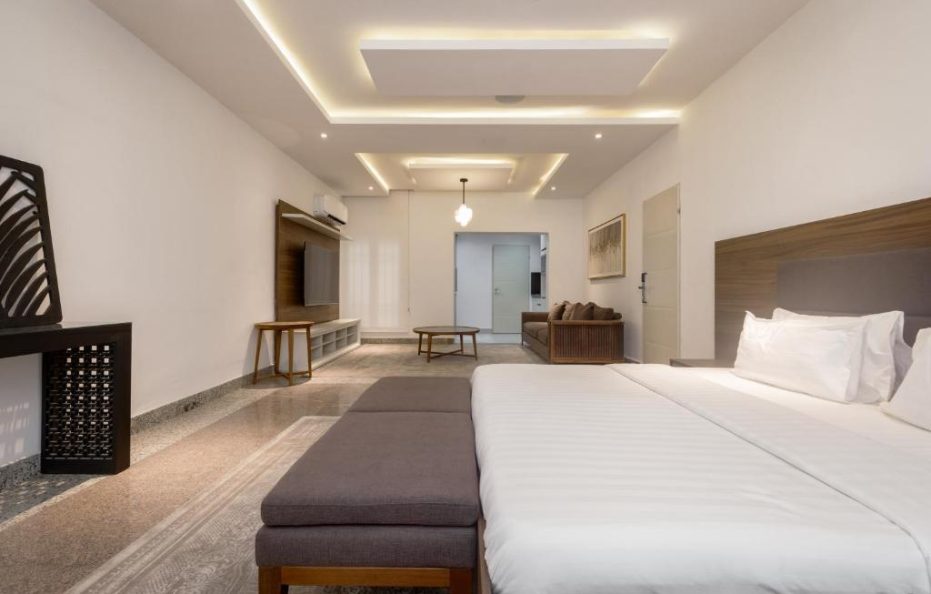 D’Crown Place, Idu