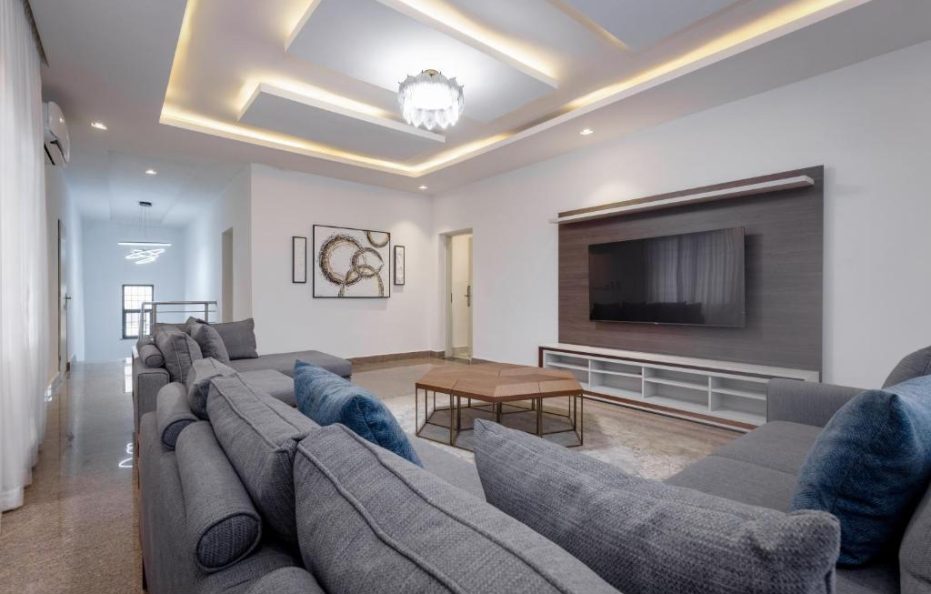 D’Crown Place, Idu