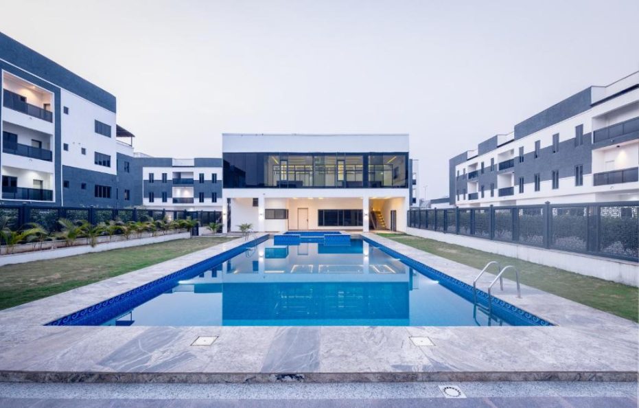 D’Crown Place, Idu