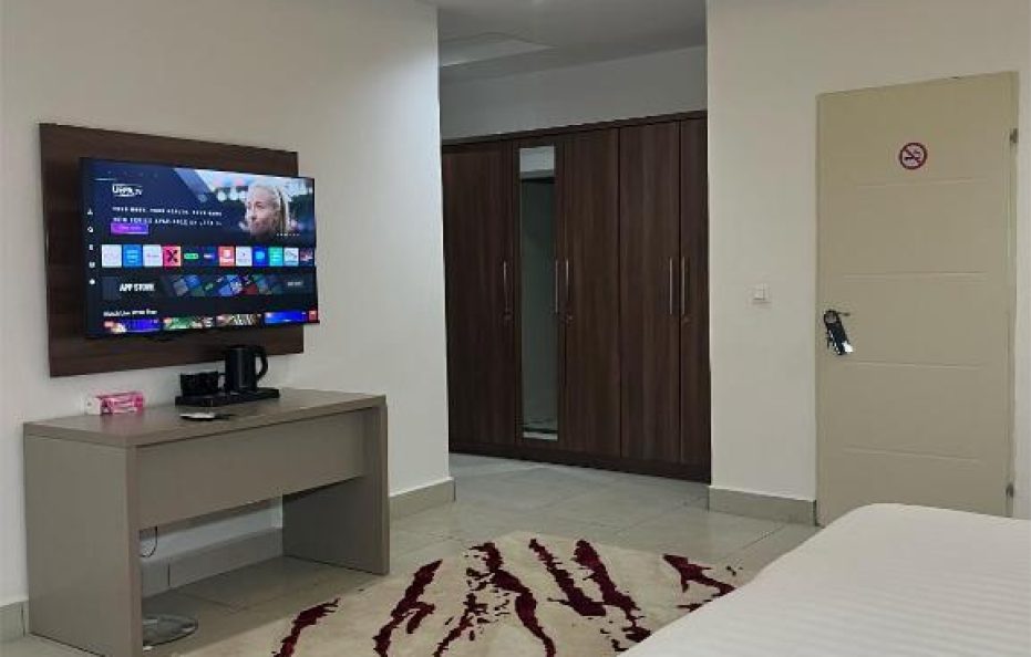 Deluxe Room — D’Crown Place Idu Abuja