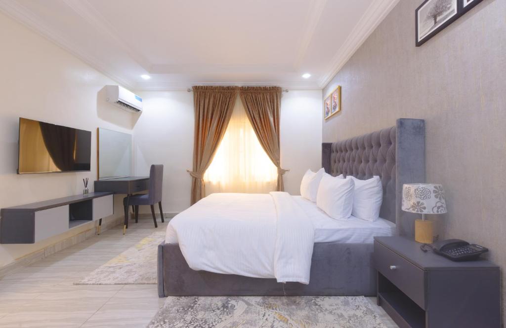 Three-Bedroom Standard Apartment at The Capital Apartments