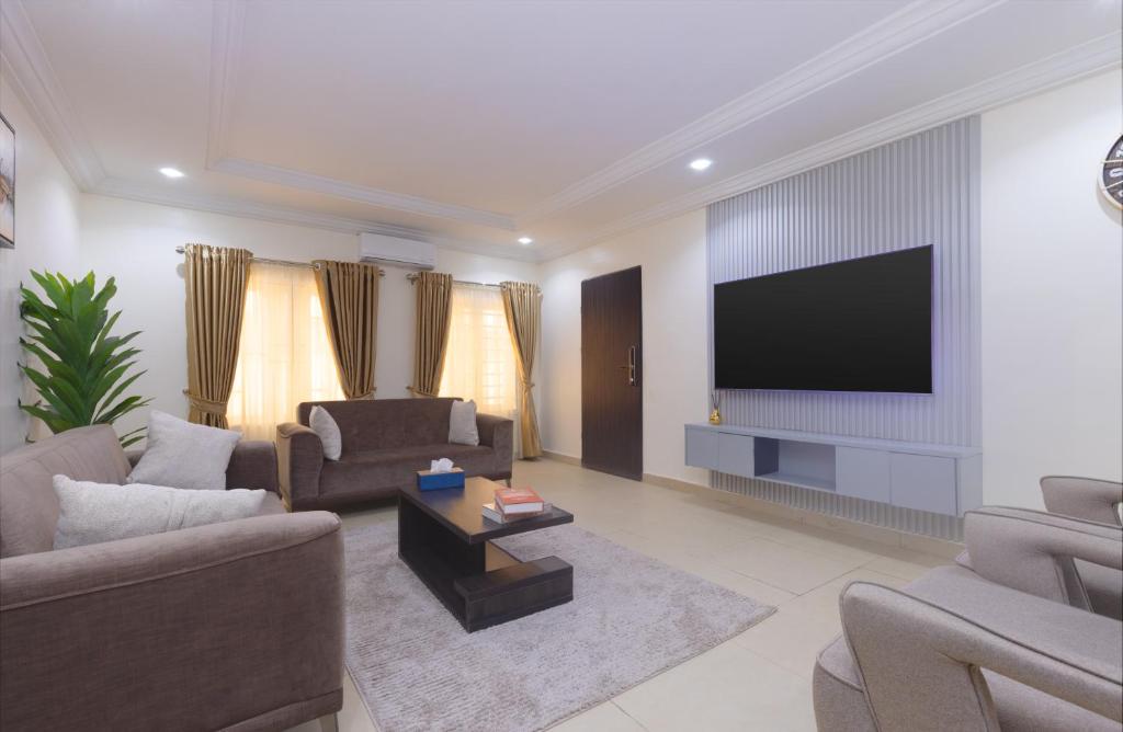 Three-Bedroom Standard Apartment at The Capital Apartments